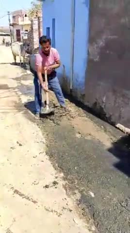 ग्राम पंचायत झरझनी में वार्ड नंबर 03 में नालिया सड़क किनारे टुटी रही जिसकी सुचना सरपंच को लिखित मे दी गई जिसके बावजूद भी