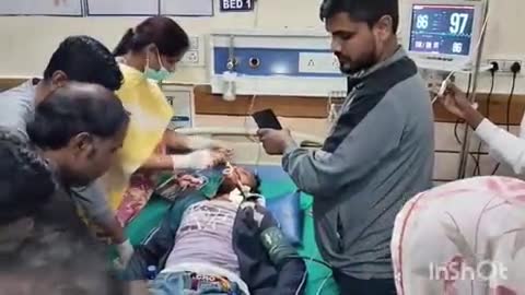 सियाना: बुलंदशहर हाईवे मार्ग पर ग्राम बरौली के निकट दो बाइकों के बीच हुई भिड़ंत, महिला सहित तीन लोग हुए घायल