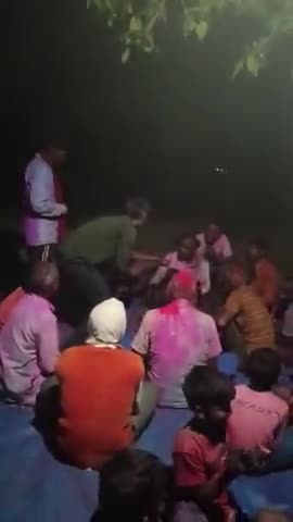 जिला गाजीपुर तहसील कासिमाबाद ग्राम अतौली में होली के त्यौहार पर गांव के सभी लोग होली गाते हुए