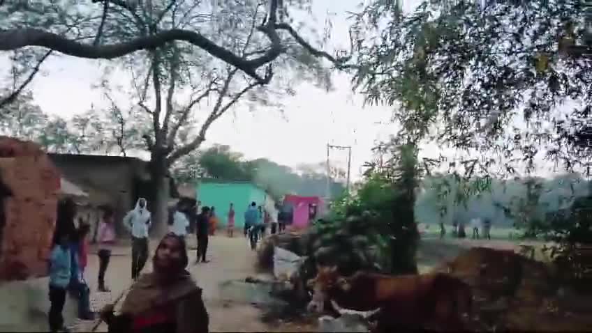 पूरे बलिदान बढ़ौना नसीराबाद थाना जिला रायबरेली यूपी विपक्ष गाढ़ ज्यादा होने के कारण रामलखन के परिवार से मार पीट करते हैं