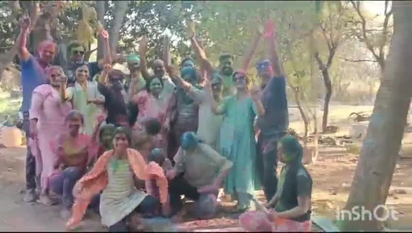 रंग पंचमी का पर्व बड़े धूमधाम के साथ मनाया गया, सभी ने एक दूसरे को बधाईयां प्रेषित की।