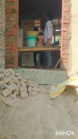 जिलाधिकारी प्रतापगढ़ से निवेदन है कि किसी सक्षम अधिकारी को मौके पर भेज कर समस्या का निस्तारण व गरीब की मदद करायें ।