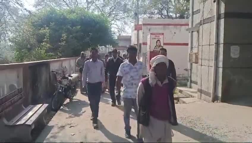 बदायूं: इस्लामनगर के नए थाने के पास संदिग्ध परिस्थितियों में गोली लगने से युवक की हुई मौत,पुलिस ने शव पोस्टमार्टम को भेजा #गोली