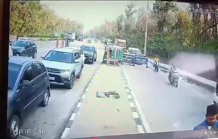 देहरादून में लच्छीवाला टोल प्लाजा पर मौत का तांडव देखने को मिला।#faridabad #haryana #india #national #viral #delhincr