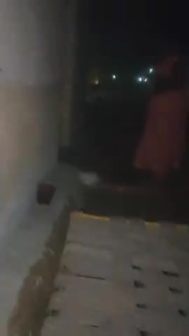 Aaj bijli bighag wale light kat kar chale gaye ab garib aadmi kya kar sakta hai