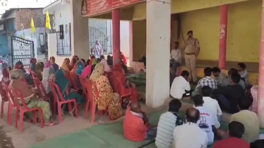 जरवे च में साइबर जन जागरूकता यातायात नियमों के संबंध में लोगों को दी गई जानकारी