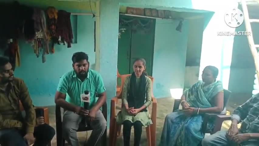 गढ़ी की #सीमा कुमारी ने इंटरमीडिएट में 440 अंक लाकर माता पिता का नाम किया रोशन परिवार में खुशी का माहौल