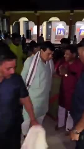 मऊ: मंत्री एके शर्मा के कार्यक्रम के दौरान बिजली हुई गुल #mau #ghosi #gorakhpur #uttarpradesh #national #viral
