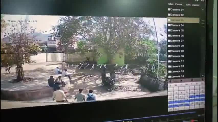 मदनपुर: मदनपुर प्रखंड कार्यालय में उप प्रमुख प्रतिनिधि और मुखिया का मारपीट का वीडियो सोशल मीडिया पर हुआ वायरल #वायरल_वीडियो