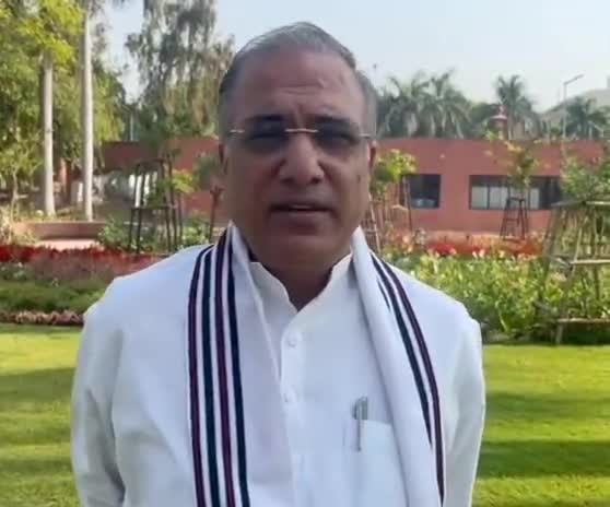 अफीम किसान भाइयो 
सांसद जी ने वीडियो जारी कर अफीम किसान भाइयों के लिए खुश खबर दी। #मन्दसौर #सुधीर गुप्ता #vairal