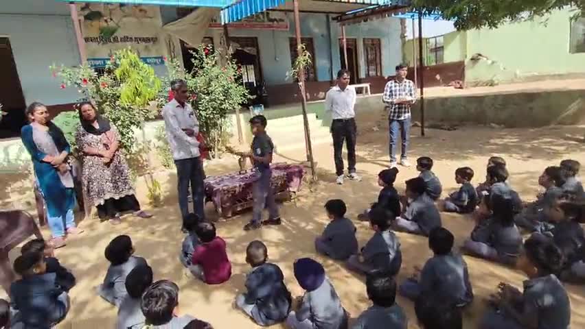 संस्कार भारती विद्यापीठ श्योपुर में सत्र 2024 - 25 में अच्छी टॉप 3 रैंक आने वाले बच्चों को