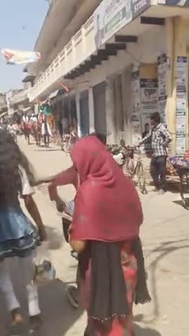 अमवा गांव सती माता कुसमी धानापुर महुआ का पेड़ के स्थान पर यह कलश यात्रा नरौली गंगा घाट से होते हुए फिर वहीं सती माता तक