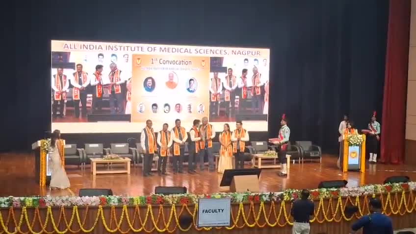 श्री रामप्रताप प्रजापति की होनहार बेटी डॉ अनुश्री मालवीय को MBBS की डिग्री प्राप्त करने पर हार्दिक बधाईयां।