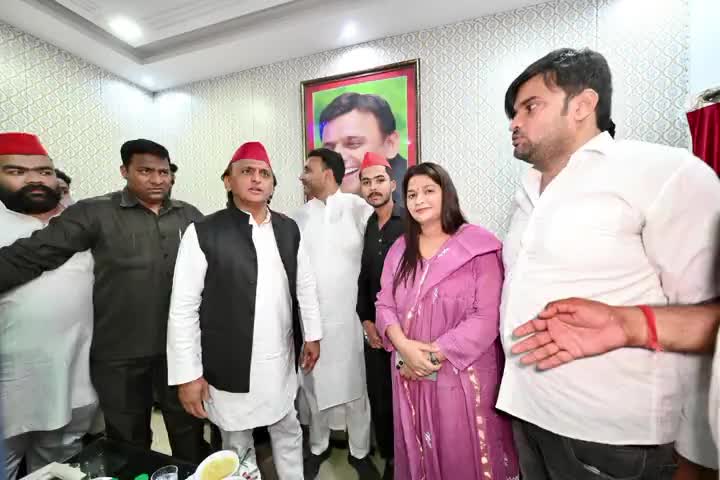 AKHILESH YADAV:सबको ईद मुबारक! #GORAKHPUR #UTTARPRADESH #NATIONAL #VIRAL #BANSGAON #LUCKNOW