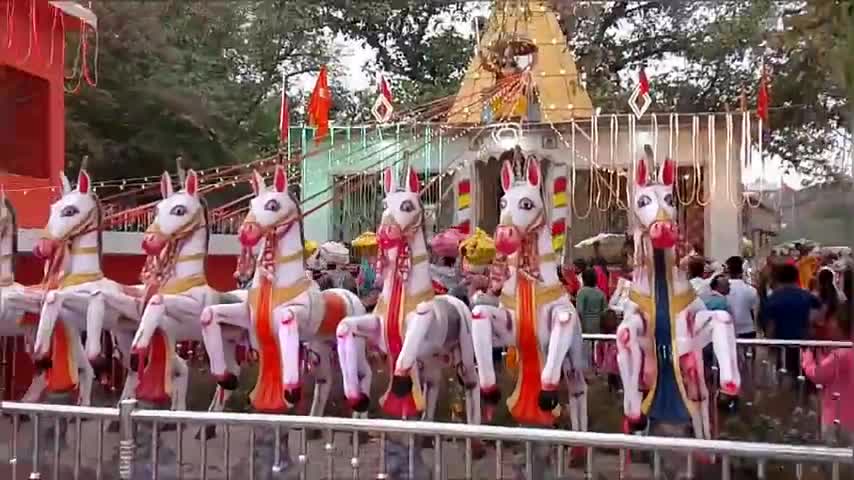 भोजपुर -सहार, सूर्य मंदिर प्रांगण में छठ पर्व करने को श्रद्धालु भक्तों की उमड़ी भीड़, व्रत धारी सूर्य भास्कर को दिए अरघ,