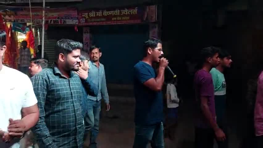श्री रामनवमी पूजा महासमिति मुख्य अखाड़ा लातेहार के पदाधिकारियों ने किया बिजनेसमैन से खास अपील! #latehar #ramnavmi