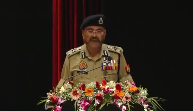 UP DGP प्रशांत कुमार जी द्वारा नोएडा में अपने उद्बोधन मे कहा उ.प्र.बड़े माफिया व दस्यु मुक्त है।
#uppolice #dgp #news