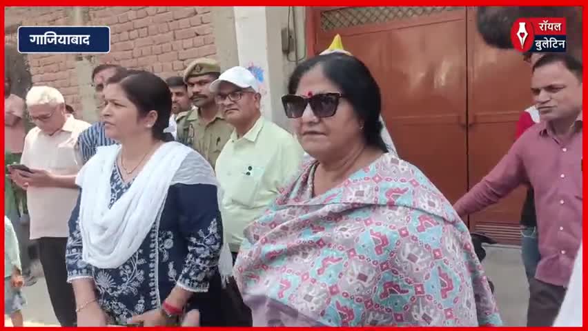 विजयनगर में महापौर सुनीता दयाल की बड़ी कार्रवाई, अवैध निर्माण पर चला बुलडोजर
#GhaziabadNews #ghaziabad #mahapaur #sunitadayal #bulldozer