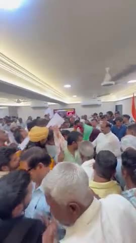 माननीय लोकसभा अध्यक्ष जी ने कोटा कैंप कार्यालय में की जनसुनवाई।
#kota #कोटा #Rajasthan #dehli #india #kotarajasthan #🙏