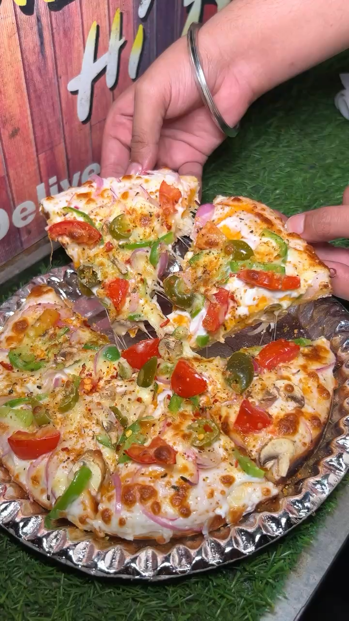 Buy 2 Get 1 Pizza Offer😍 #pizza #prayagraj #pizzaoffer #viral #trending