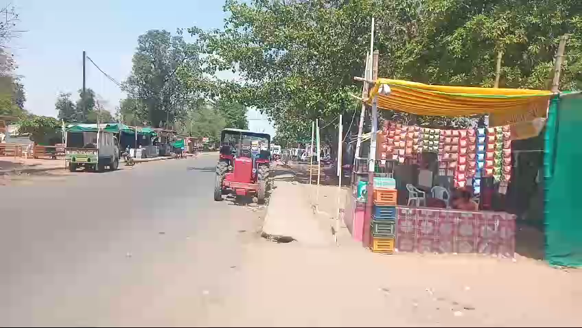 रैपुरा शराब दुकान का विरोध जारी | सुप्रीम कोर्ट के सारे नियमों की उड़ रही धज्जियां मंदिर व कन्या हाईस्कूल के समीप है शराब दुकान | भगवती मानव कल्याण संगठन ने दी चेतावनी 😡

#bmks #panna #news #pannanews #phn #reel