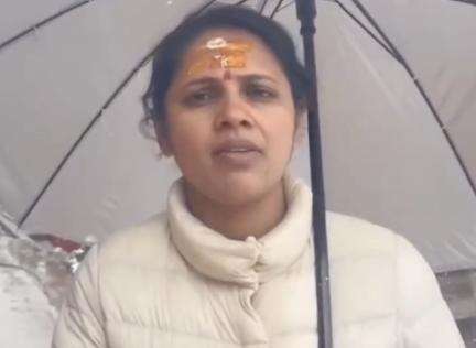 केदारनाथ में दोबारा शुरू हुई बर्फबारी, श्रद्धालुओं के लिए जारी की गई एडवाइज़री #केदारनाथ #चारधाम_यात्रा