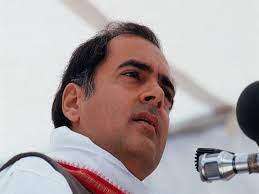 प्रधानमंत्री नरेंद्र मोदी ने देश के पूर्व प्रधानमंत्री राजीव गांधी की पुण्यतिथि पर दी उन्हें श्रद्धांजलि #राजीव_गांधी