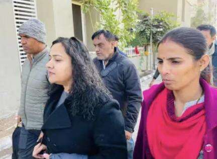 राजस्थान में ₹2 करोड़ की रिश्वत मांगने को लेकर निलंबित हुईं एएसपी दिव्या मित्तल का पुश्तैनी घर सील #रिश्वत