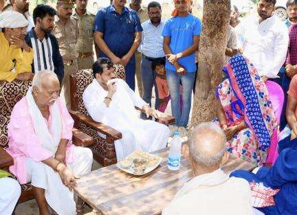 गोंडा में बृजभूषण शरण सिंह के काफिले पर हुआ पथराव, बाल-बाल बचे BJP सांसद #बृजभूषण_सिंह #पथराव