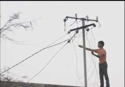 दिल्ली में बिजली चोरी के दोषी को कोर्ट ने सुनाई 1 साल जेल की सज़ा, लगाया ₹3 लाख का जुर्माना #बिजली_चोरी
