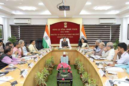 केंद्रीय स्वास्थ्य मंत्री ने हीटवेव की तैयारियों की समीक्षा को लेकर की उच्चस्तरीय बैठक #हीटवेव