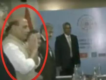 राजनाथ सिंह ने चीन के रक्षा मंत्री से नहीं मिलाया हाथ #रक्षा_मंत्री #चीन