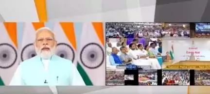 पीएम मोदी ने बांटे सरकारी नौकरियों के 71,000 नियुक्ति पत्र #रोज़गार