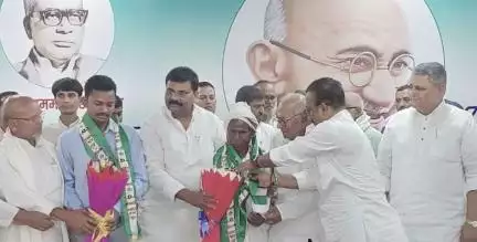 माउंटेन मैन के नाम से मशहूर दशरथ मांझी के बेटे व दामाद जेडीयू में हुए शामिल #जदयू