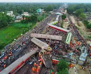 मालगाड़ी से कोरोमंडल एक्सप्रेस के टकराने से ठीक पहले का वीडियो आया सामने, कोच में मची चीख-पुकार #रेल_हादसा
