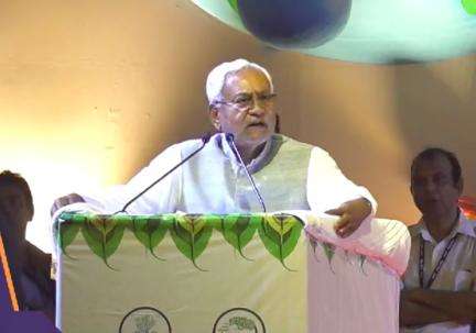 पुआल जलाने से पर्यावरण को नुकसान होता है, फसल अवशेष प्रबंधन ज़रूरी है: सीएम नीतीश कुमार #पर्यावरण #पुआल