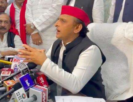 सरकार ने किसानों की मदद करने की बजाय उन्हें धोखा दिया: अखिलेश यादव #यूपी_राजनीति #किसान