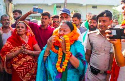 मोकामा उप-चुनाव में अनंत सिंह की पत्नी व RJD उम्मीदवार नीलम देवी ने 16,000 से अधिक वोटों से दर्ज की जीत #परिणाम #उपचुनाव