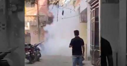 प्रयागराज में अतीक अहमद के वकील के घर के पास फेंका गया देसी बम, पुलिस बोली- वकील पर हमले की बात गलत है #अतीक #अपराध