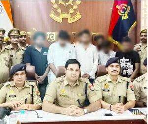 गोरखपुर में 8वीं पास युवकों ने फर्ज़ी कॉल सेंटर खोलकर ब्रिटिश नागरिकों से ऑनलाइन ठगे ₹3 करोड़, 8 लोग गिरफ्तार #धोखाधड़ी