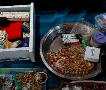 ₹45,000/माह वेतन पर रिटायर हुए स्टोरकीपर के पास राजगढ़ में मिली ₹10 करोड़ की संपत्ति, सामने आया रेड का वीडियो #छापेमारी