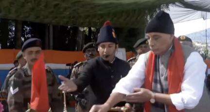 रक्षा मंत्री राजनाथ सिंह ने विजयादशमी पर तवांग में की शस्त्र पूजा #विजयादशमी