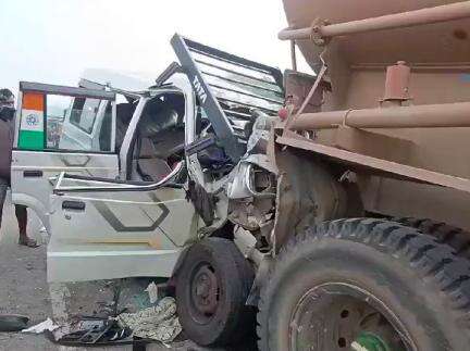 कोहरे के कारण कर्नाटक में सड़क पर खडे़ टैंकर से टकराई कार, 13 लोगों की हुई मौत #सड़क_हादसा