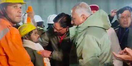 उत्तराखंड की सुरंग में 17 दिन से फंसे मज़दूरों को निकालने की प्रक्रिया शुरू, पहली तस्वीरें आई सामने #उत्तरकाशी