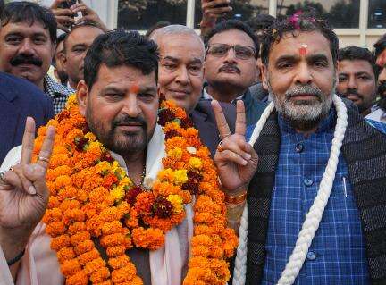 पूरी तरह पूर्व पदाधिकारियों के नियंत्रण में था नवनिर्वाचित WFI: निलंबन पर सरकार #कुश्ती #खेल