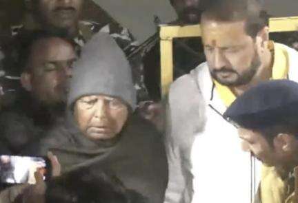 नौकरी के बदले ज़मीन घोटाला मामले में 9 घंटे की पूछताछ के बाद ईडी के दफ्तर से निकले लालू यादव #लालू