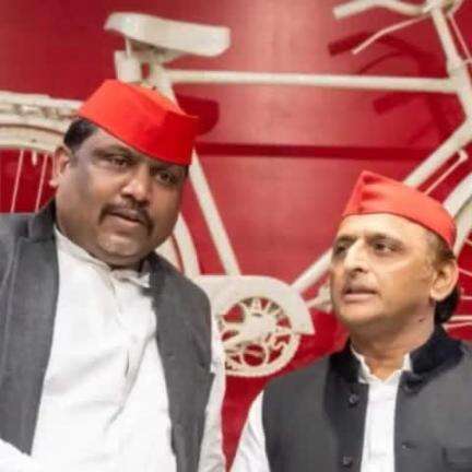 #अखिलेश_यादव जिन्दाबाद ! लखनऊ में मुलाकात ।