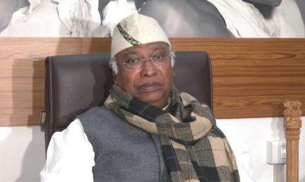 जो मोदी जी के साथ नहीं गया, वह जेल जाएगा: हेमंत सोरेन की गिरफ्तारी पर मल्लिकार्जुन खरगे #राजनीति #हेमंत_सोरेन