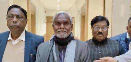 चंपई सोरेन ने की राज्यपाल से मुलाकात, सरकार गठन की प्रक्रिया जल्द शुरू करने का किया अनुरोध #हेमंत_सोरेन