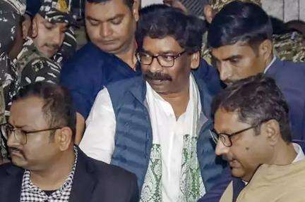 सब नीतीश नहीं होते कुछ सोरेन जैसे स्वाभिमानी भी होते हैं: 'सामना' में शिवसेना (यूबीटी) #हेमंत_सोरेन #नीतीश